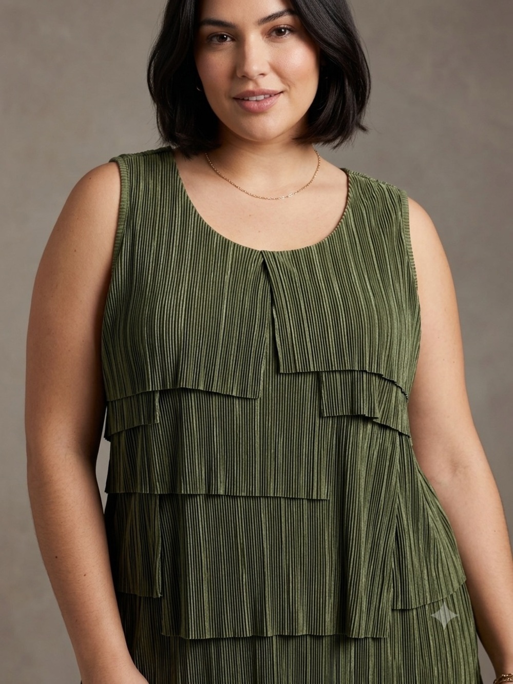 Dressbarn Women XL Green Pleated Tiered Tank Top Sleeveless Blouse Olive Plisse